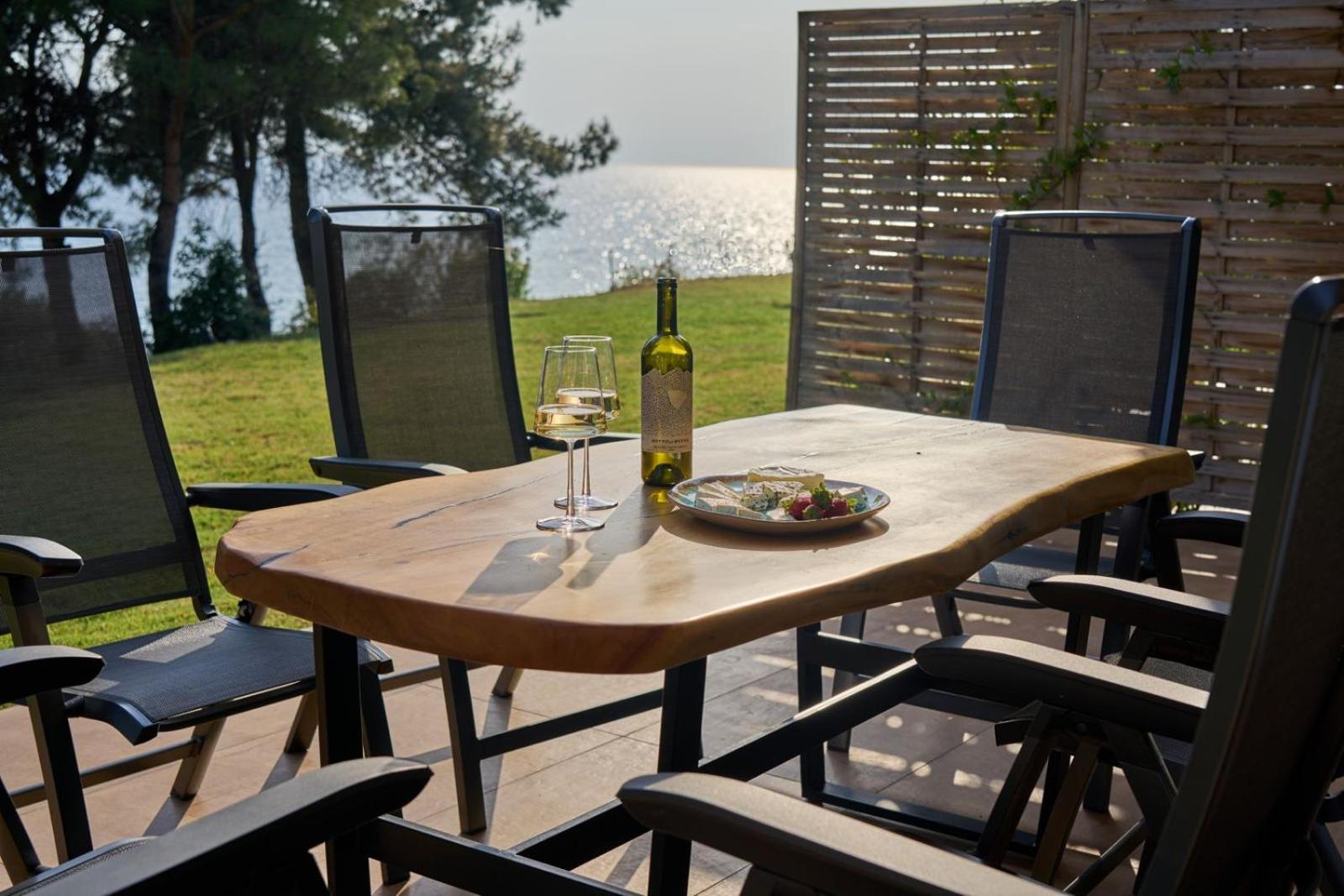 Summerday Villa Private Beach Nea Iraklia Ngoại thất bức ảnh