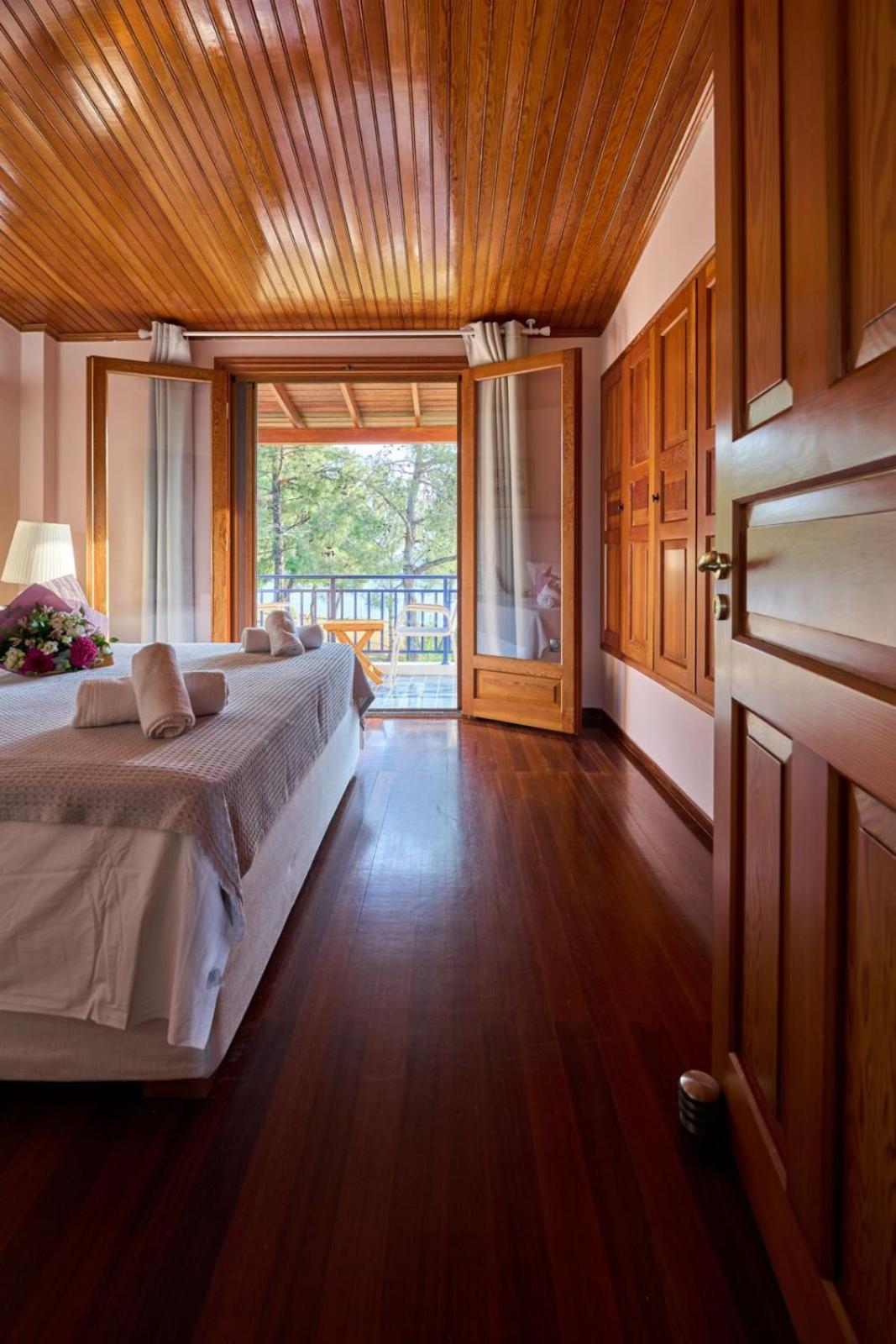 Summerday Villa Private Beach Nea Iraklia Ngoại thất bức ảnh