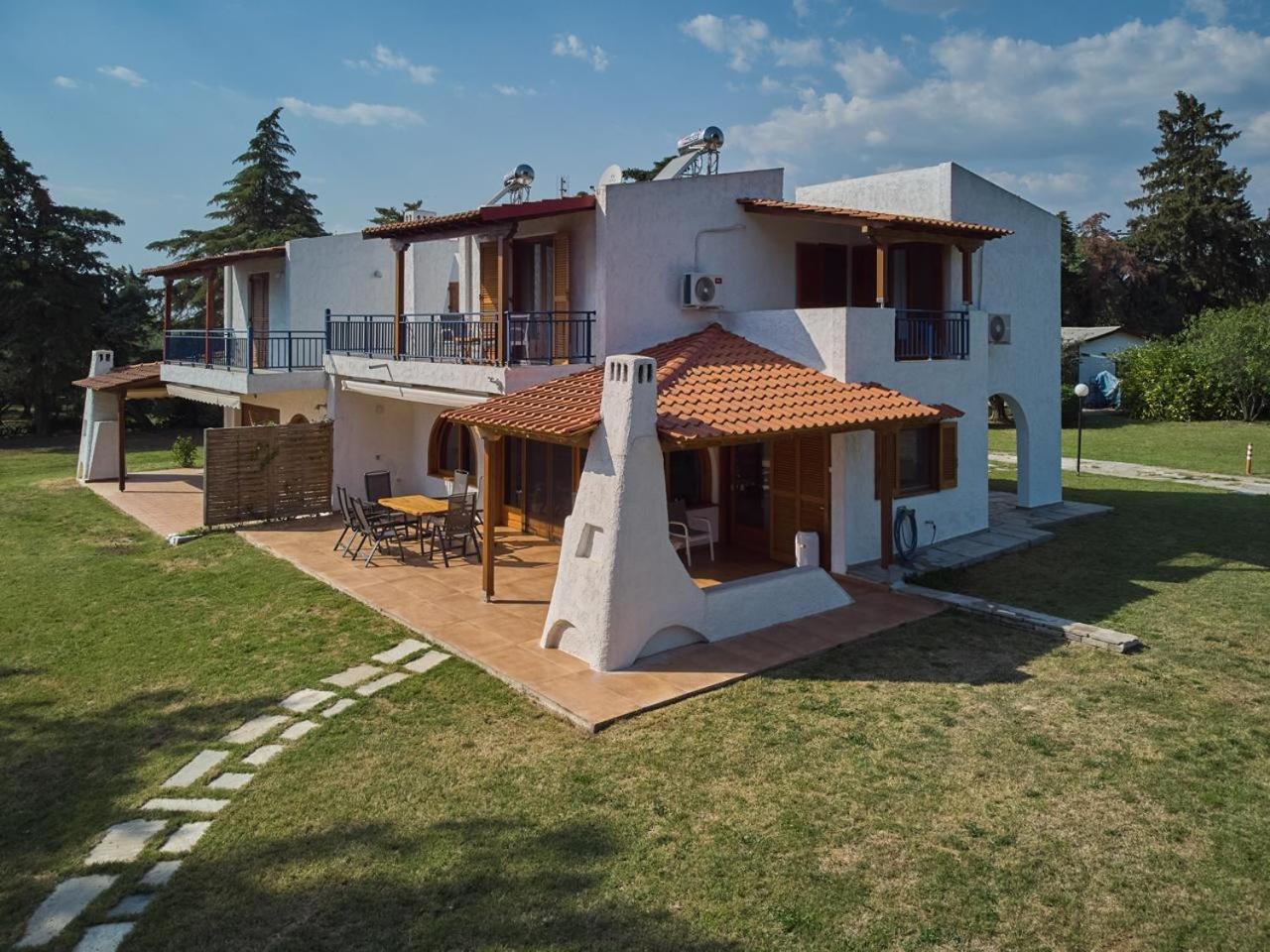 Summerday Villa Private Beach Nea Iraklia Ngoại thất bức ảnh