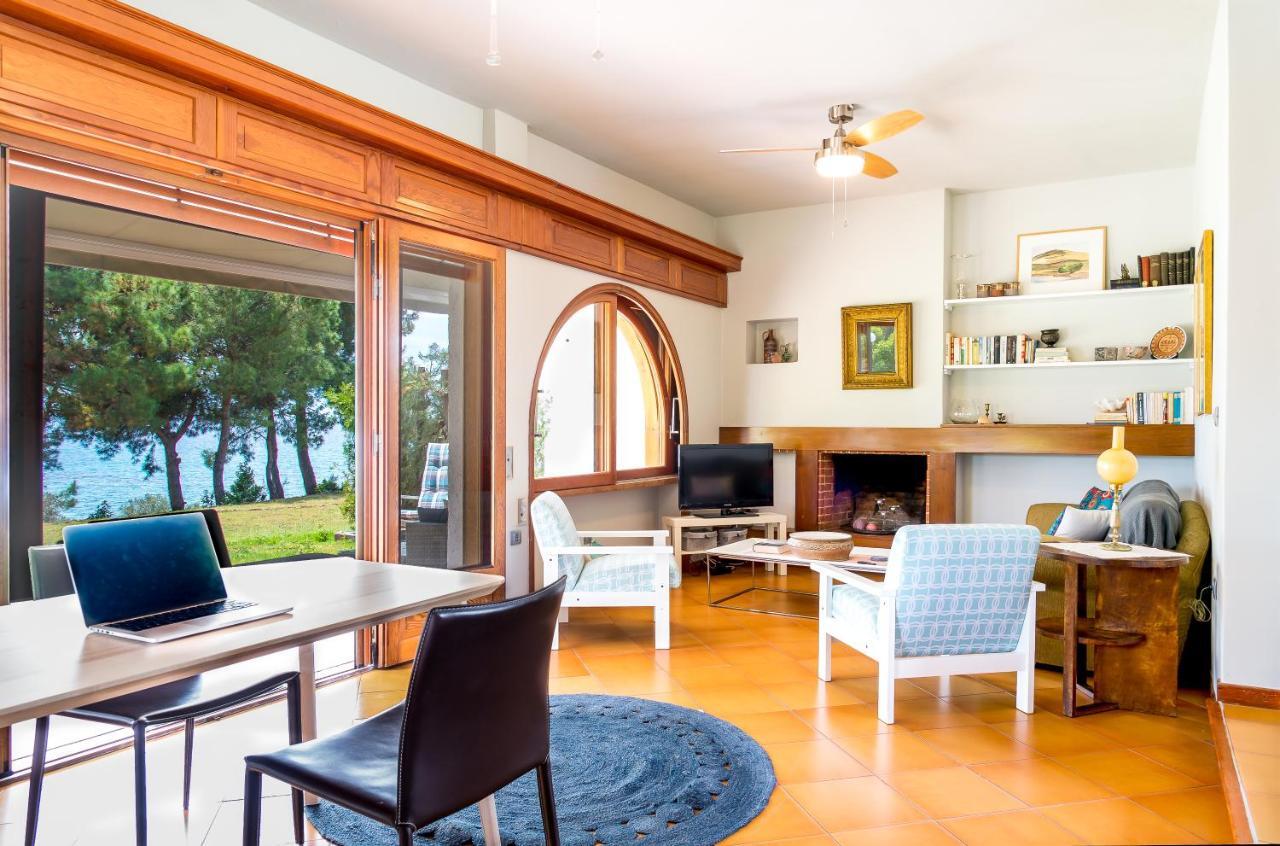Summerday Villa Private Beach Nea Iraklia Ngoại thất bức ảnh