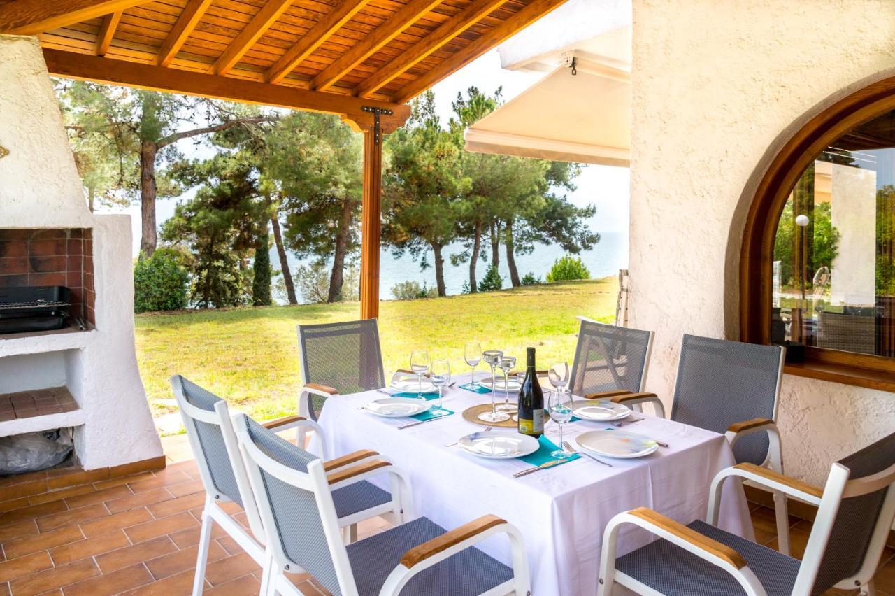 Summerday Villa Private Beach Nea Iraklia Ngoại thất bức ảnh