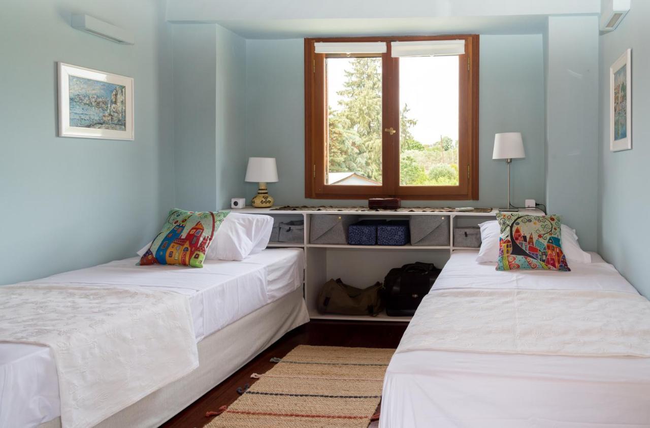 Summerday Villa Private Beach Nea Iraklia Ngoại thất bức ảnh