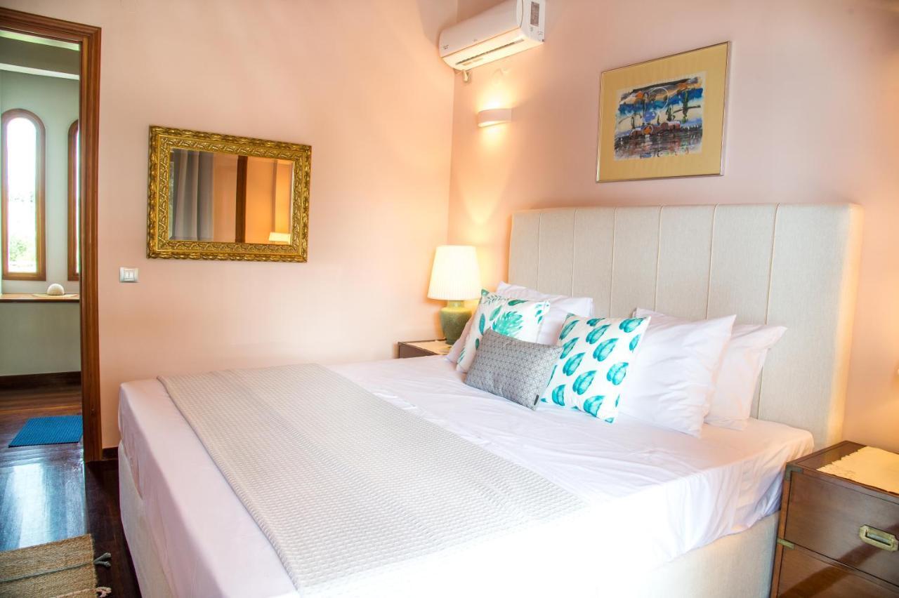 Summerday Villa Private Beach Nea Iraklia Ngoại thất bức ảnh