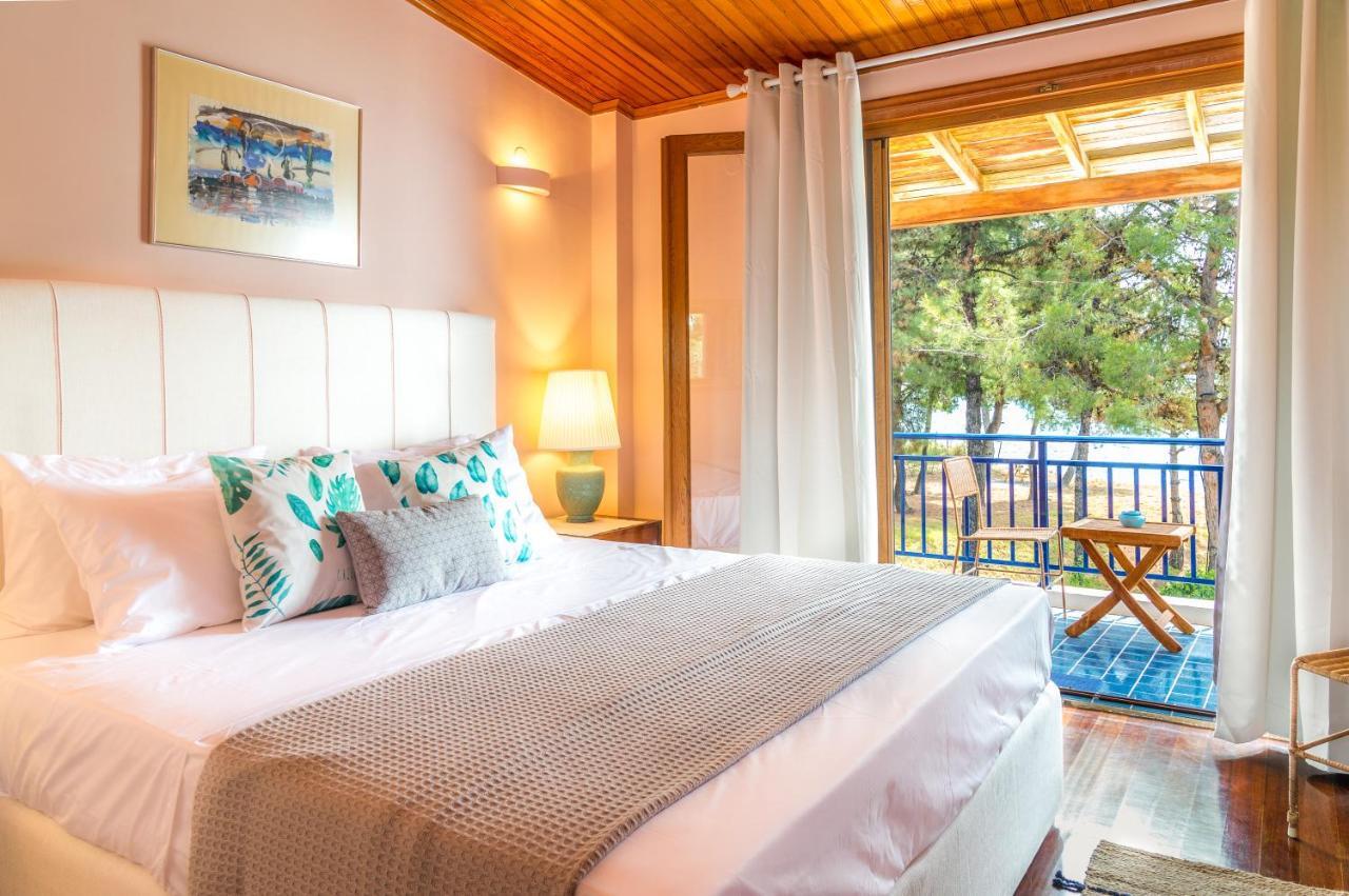 Summerday Villa Private Beach Nea Iraklia Ngoại thất bức ảnh