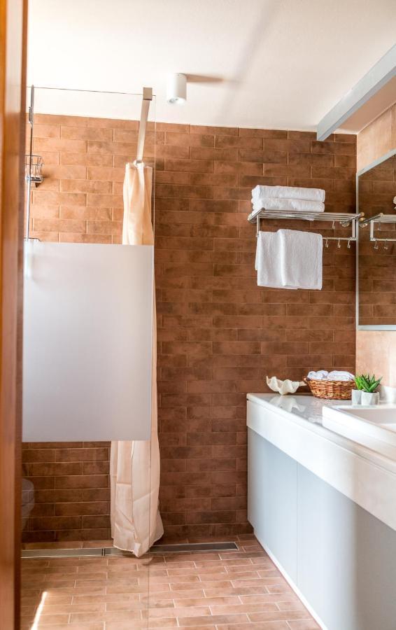 Summerday Villa Private Beach Nea Iraklia Ngoại thất bức ảnh