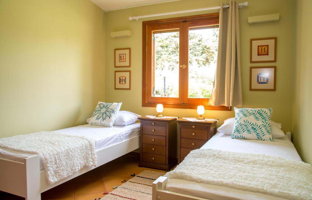 Summerday Villa Private Beach Nea Iraklia Ngoại thất bức ảnh