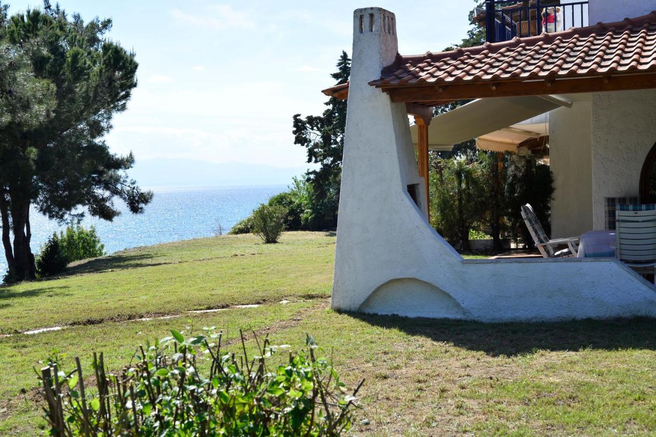 Summerday Villa Private Beach Nea Iraklia Ngoại thất bức ảnh