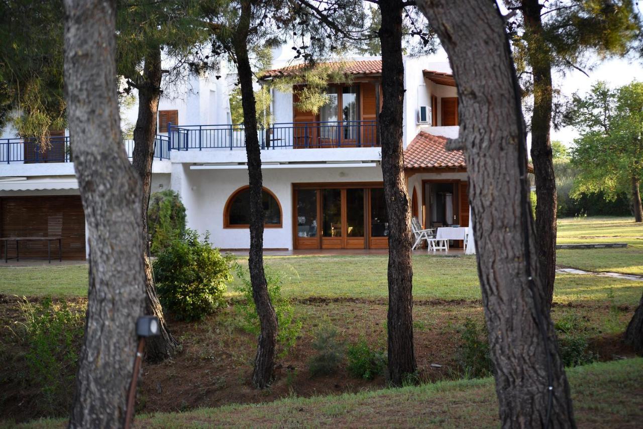 Summerday Villa Private Beach Nea Iraklia Ngoại thất bức ảnh